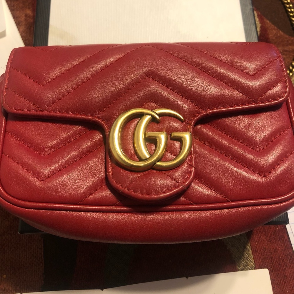 “ super mini “.  Red Gucci Marmont